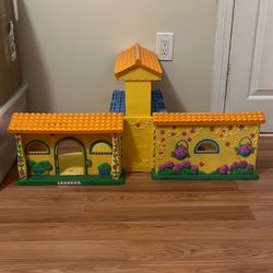 Dora’s House Talks Toy 19x38