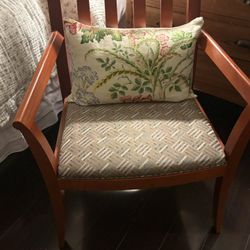 Accent chair