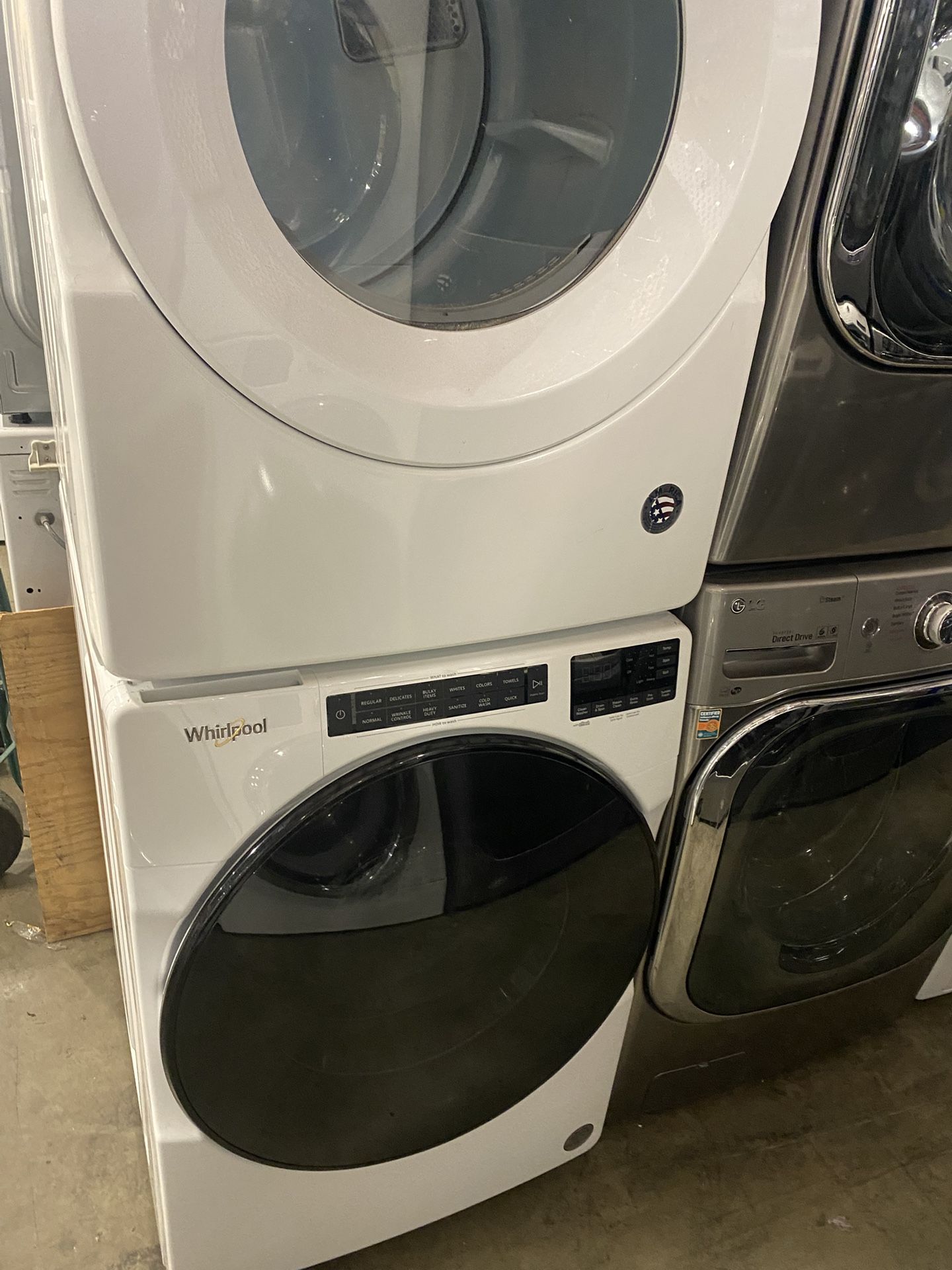 WHIRLPOOL NEWER WASHER AND DRYER SET WORKS AWESOME with WARRANTY ATTACHMENTS, DELIVERY AVAILABLE