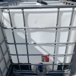 250 Gallon Water Tanks