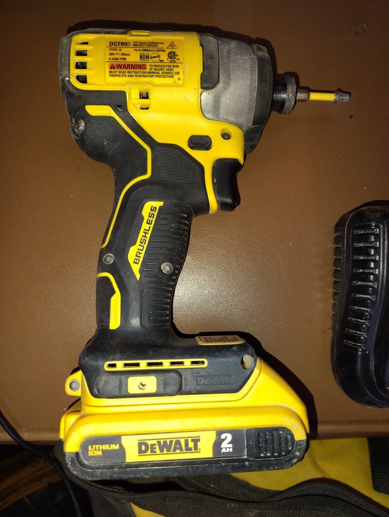 DeWalt 20v Brushless 1/4" Impact Drill DCF809 w/Charger and Battery
