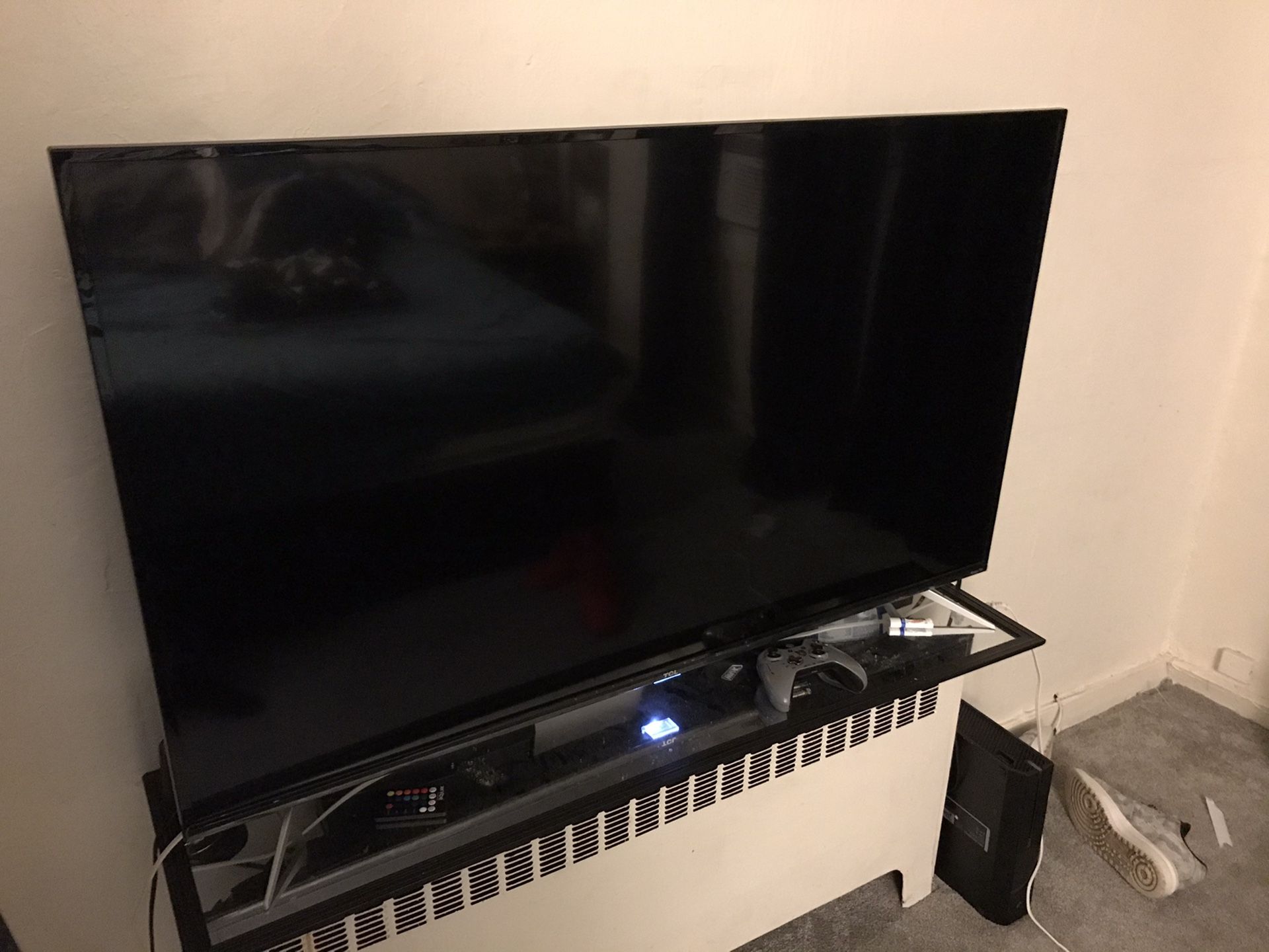 4K HDR smart tv comes with roku
