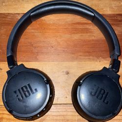 JBL Wireless headphones 