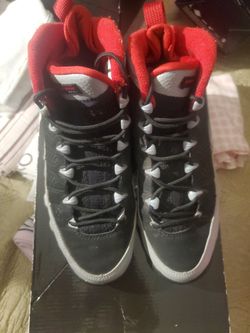Jordan 9 Size 4.5Y