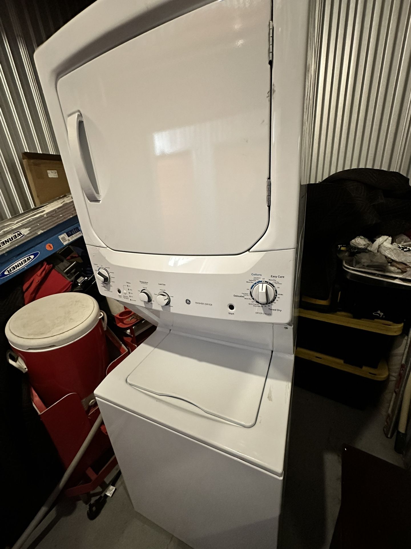 GE Electric Laundry Center