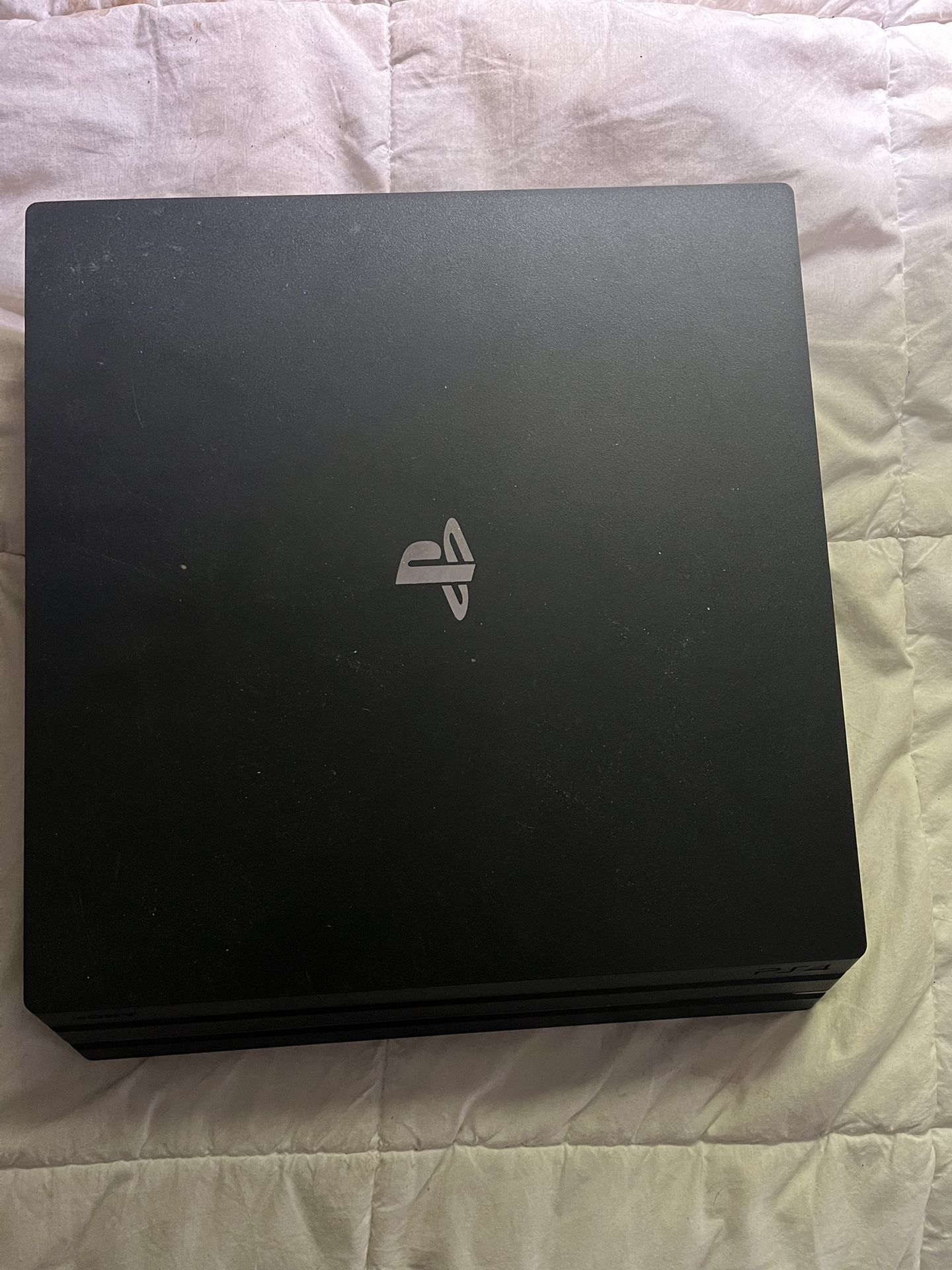 PS4 Pro, Controller, 2 Games