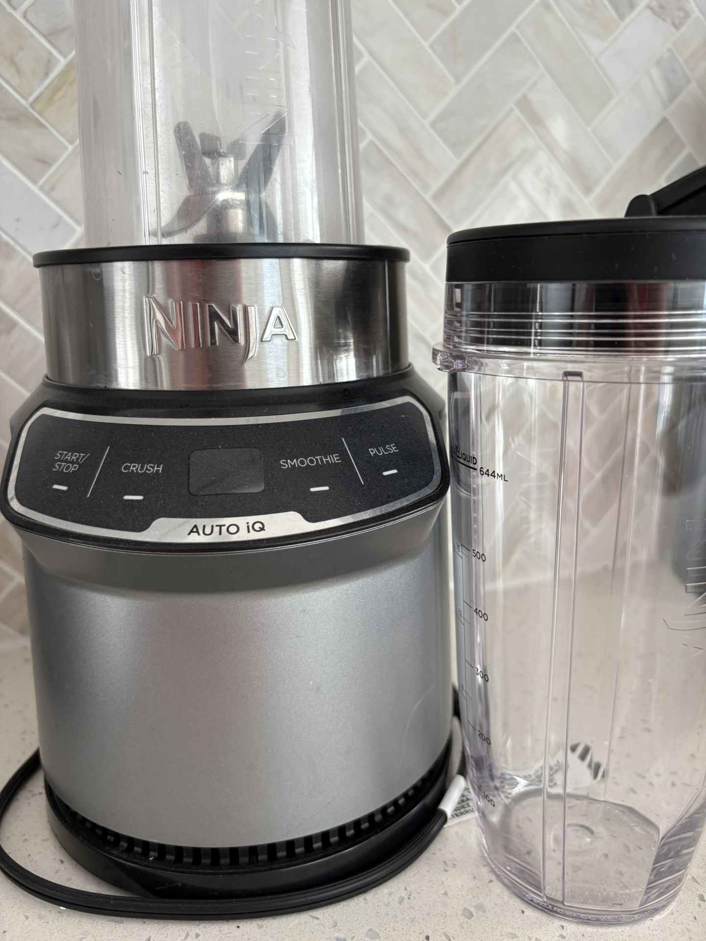 NINJA blender And Recipient