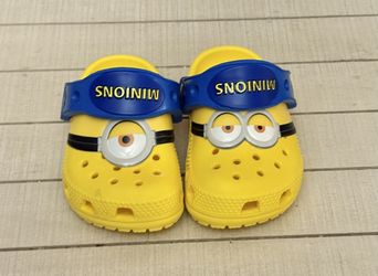 NEW Minion Size 4 Crocs