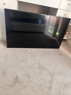 43” Samsung TV With Remote