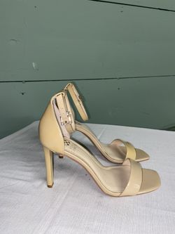 Vince Camuto 7.5 Beige Color