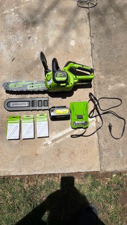 Greenworks  12” Cordless Chainsaw