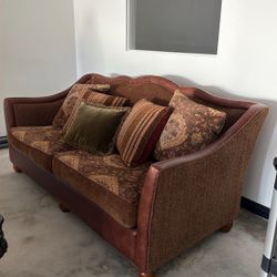 Couch / Sofa