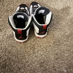Barely Worn Men’s Jordan’s 9.5 