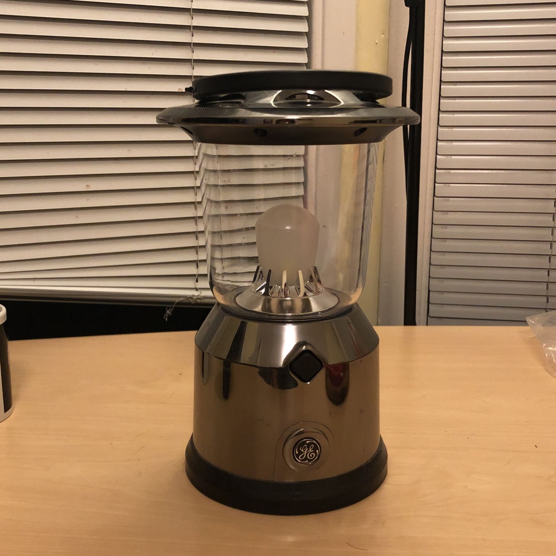 GE BATTERY OPERATED CAMPING LANTERN