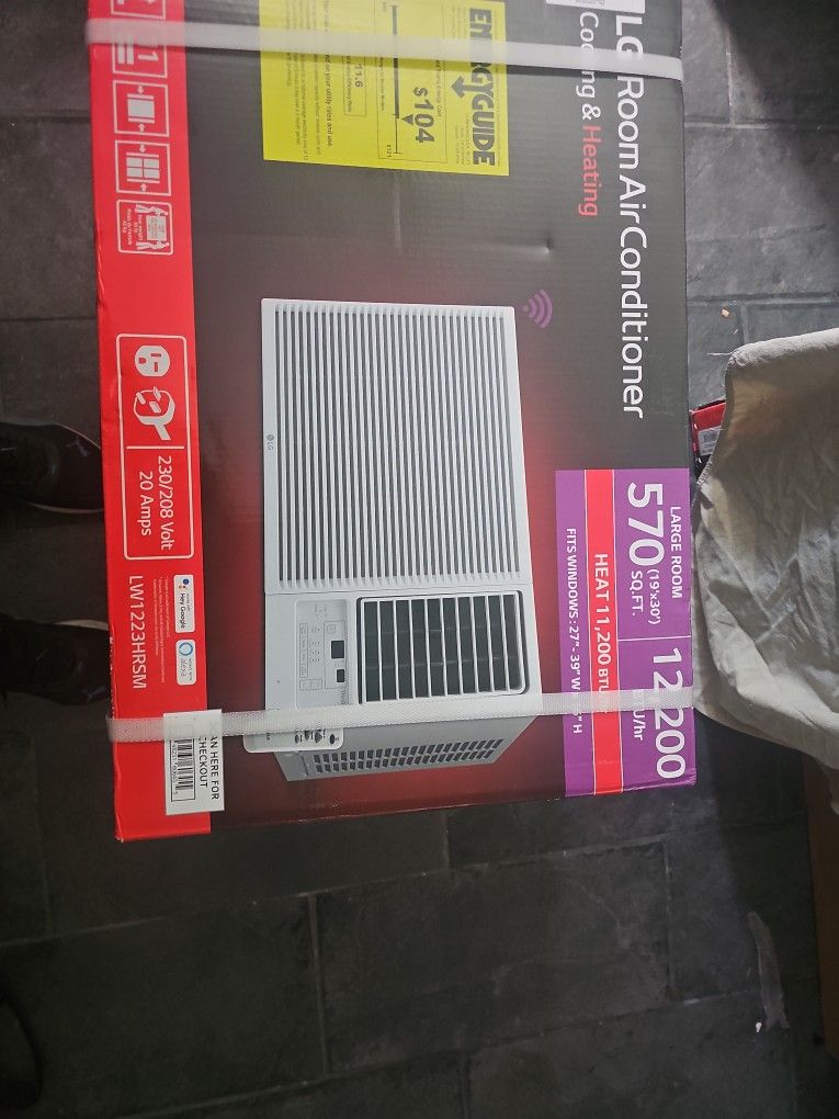 Brand new Window ac unit.12,200 BTU