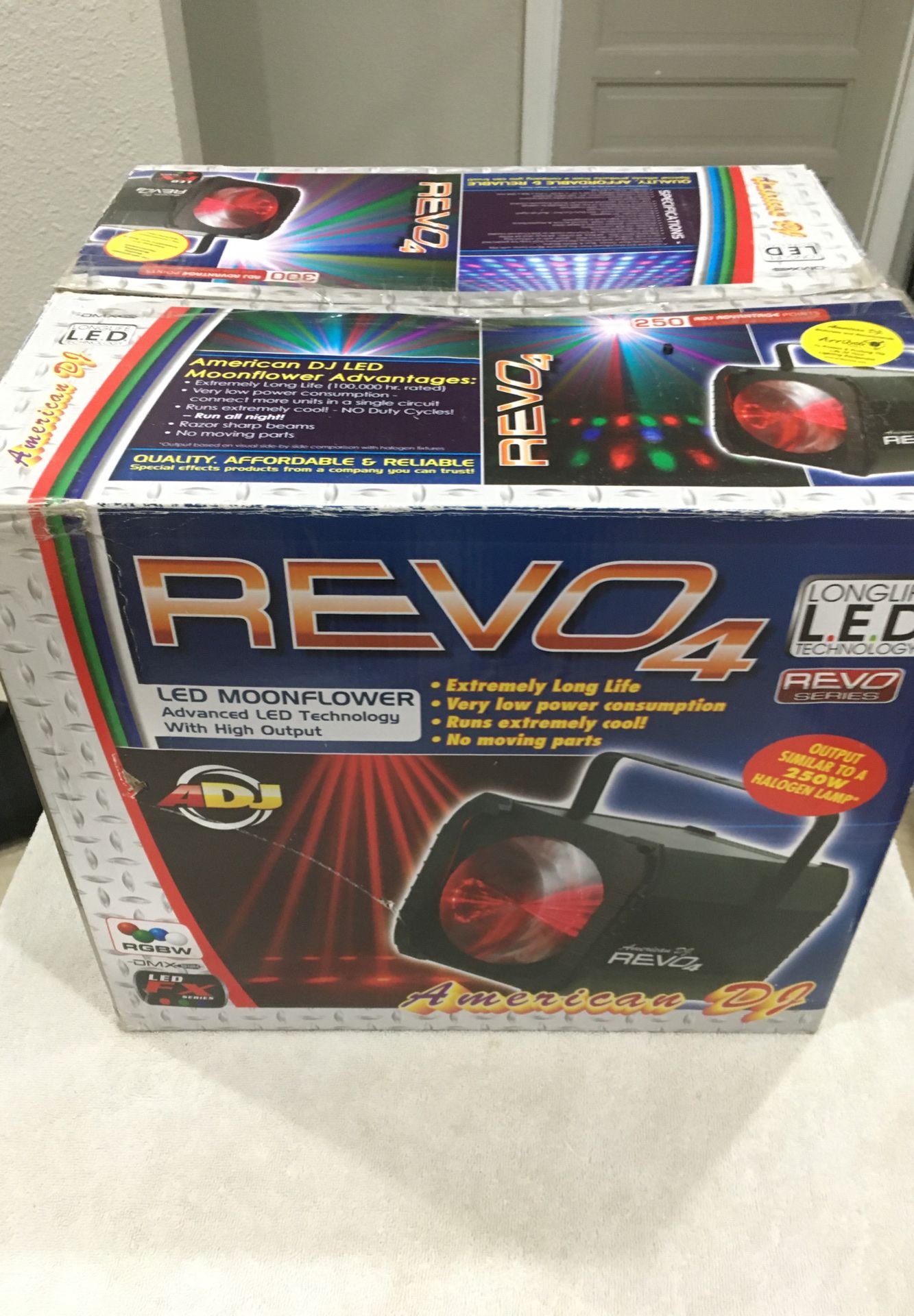 American DJ Revo 4 LED