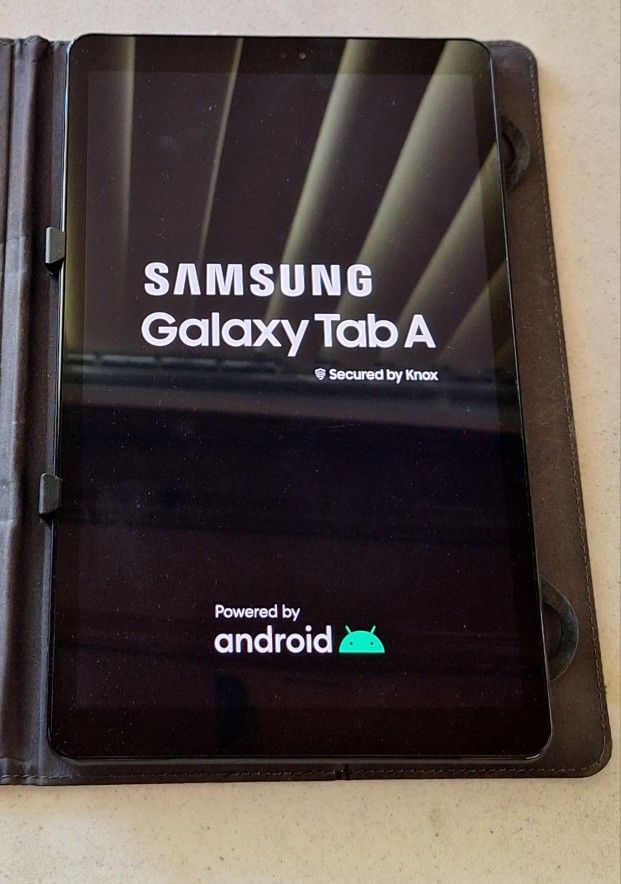 Samsung Galaxy Tab A (2018) - Wi-fi Only-Locked to Verizon - No Charger - Bonus Earbuds