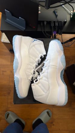 DS Jordan 11 Retro Legend Blue 2024 size 9