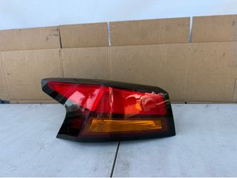 Nissan Altima 2019 2020 2021 2022 2023 2024 Tail light tail lamp taillight left driver side LH used original OEM