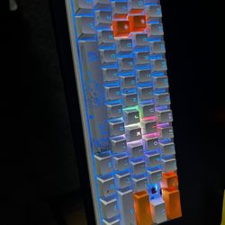 white ducky keyboard 