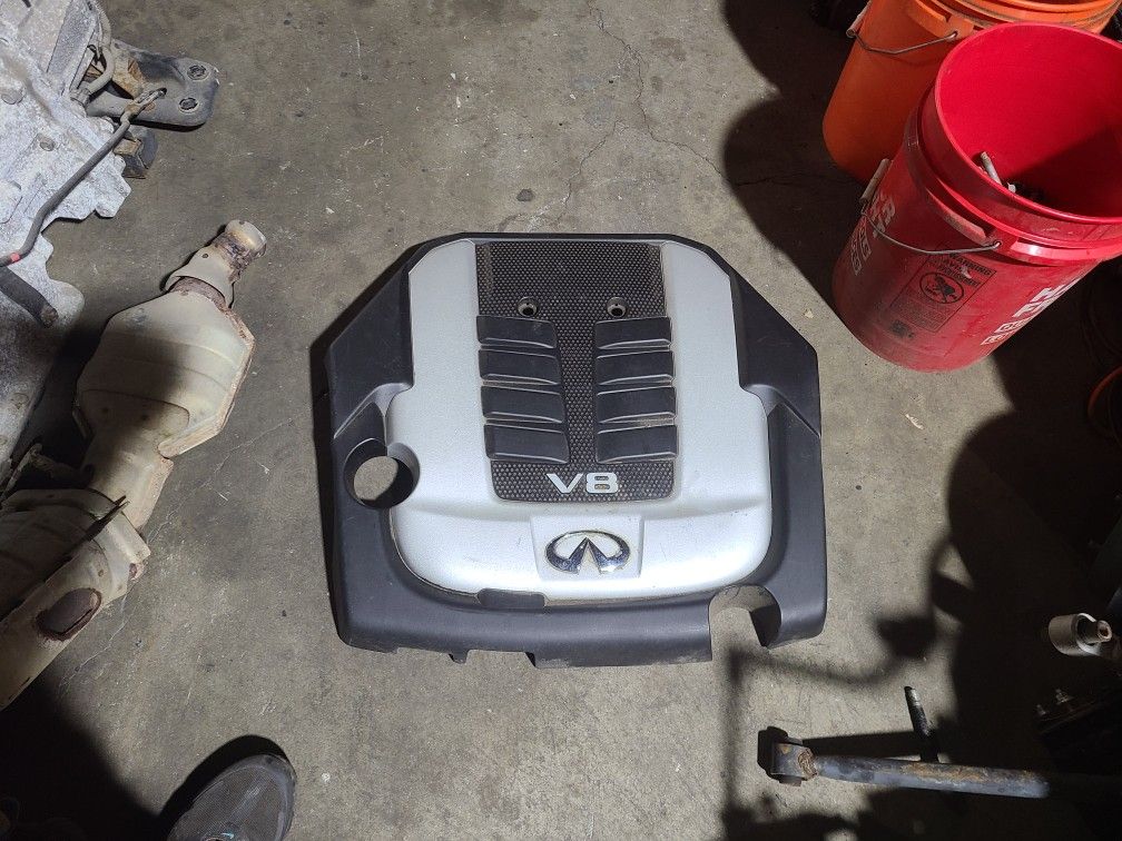 Infiniti M56 Q70 Engine Cover