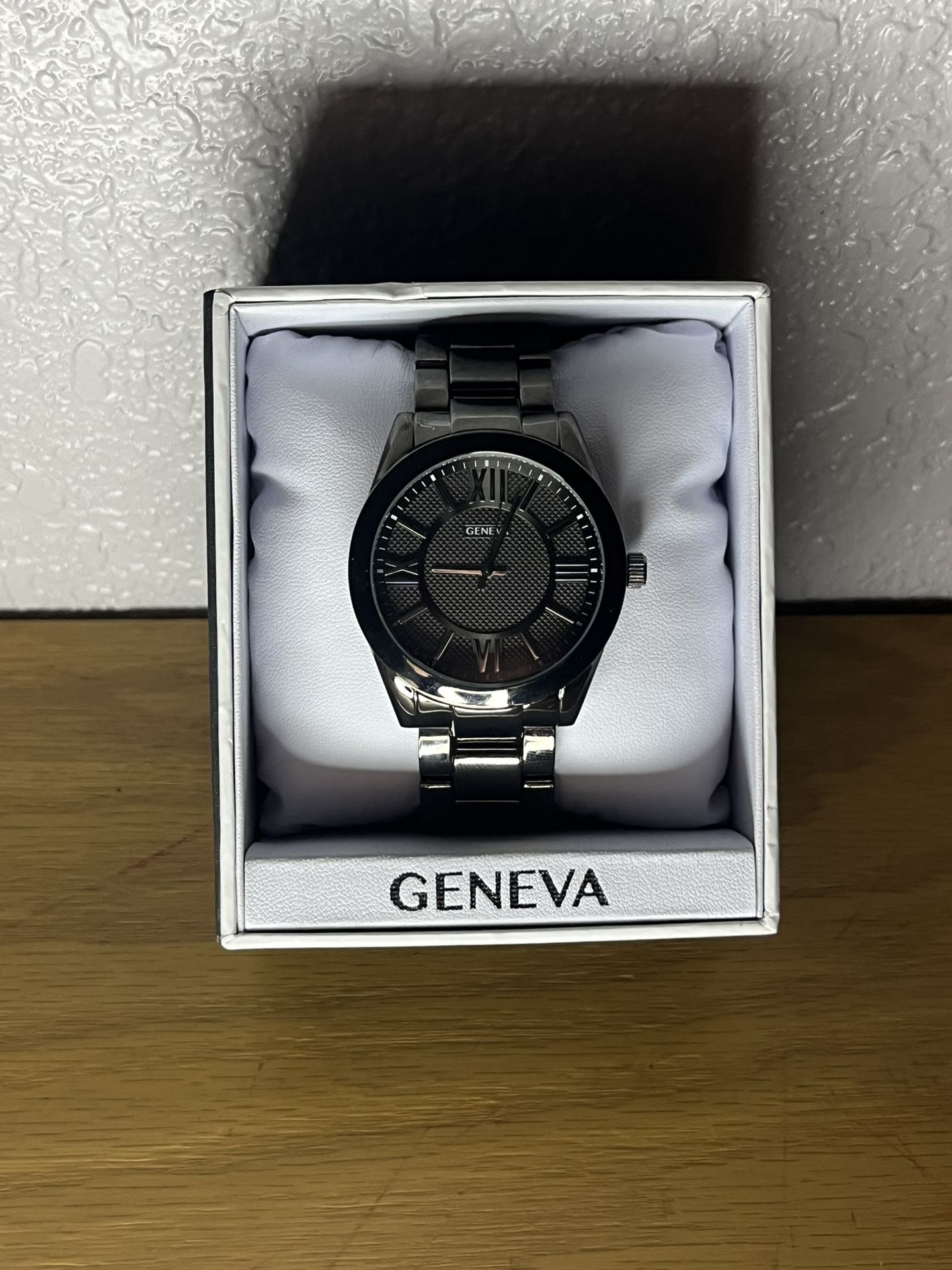 ⏱ Grey Smoke Dial Geneva Watch