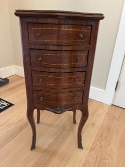 chest of drawers/ side table
