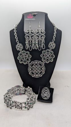 Glimpse Of Malibu - Royally Romantic