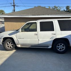 1999 Cadillac Escalade 
