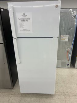 $544 GE 17.5 Cu. Ft. Top-Freezer Refrigerator White