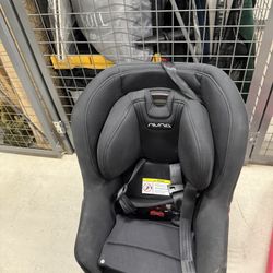 Nuna RAVA Convertible Car Seat – Excellent Condition