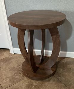 (NEW) 20” Round Modern End Table