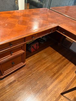 Desk for free in Downey