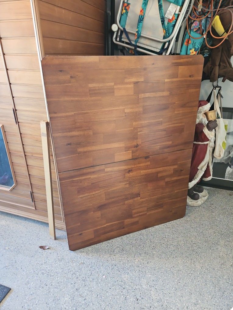 Kitchen Table With Expandable Leaf