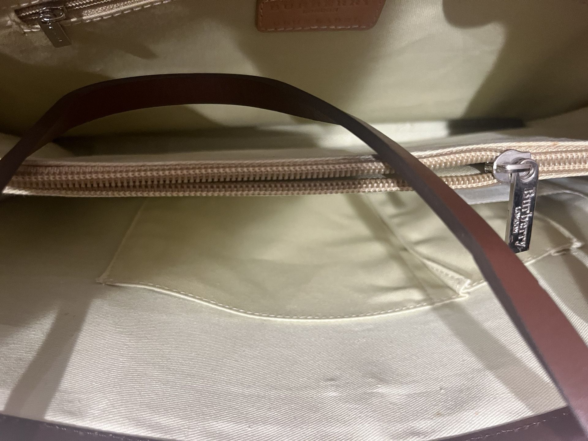 Burberry Mini Purse – Sequels Resale Boutique