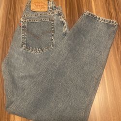 Levi’s Jean Size 12                                    K