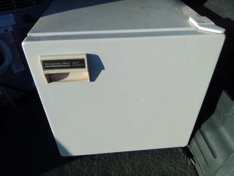 Mini fridge