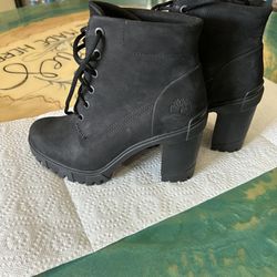Women’s Timberland Boots Size 7