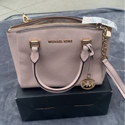 Medium Sz Michael Kors Purse 