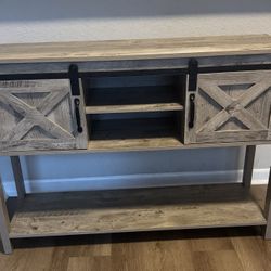 Farmhouse Entry Table