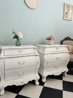 2 white nightstands set