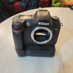Nikon D70S