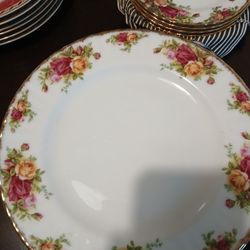 Royal Albert Old Country Roses Dishes !!