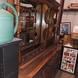 Dresser With Mirror 