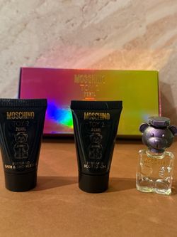 Moschino Toy 2 Pearl 3pc Mini Perfume Gift Set Holographic Box NIB⁠