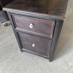 Filing cabinet 17.5”W x 22”D x 24”H
