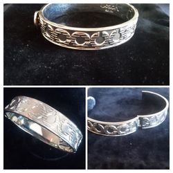 COACH SIGNATURE BANGLE BRACELET 