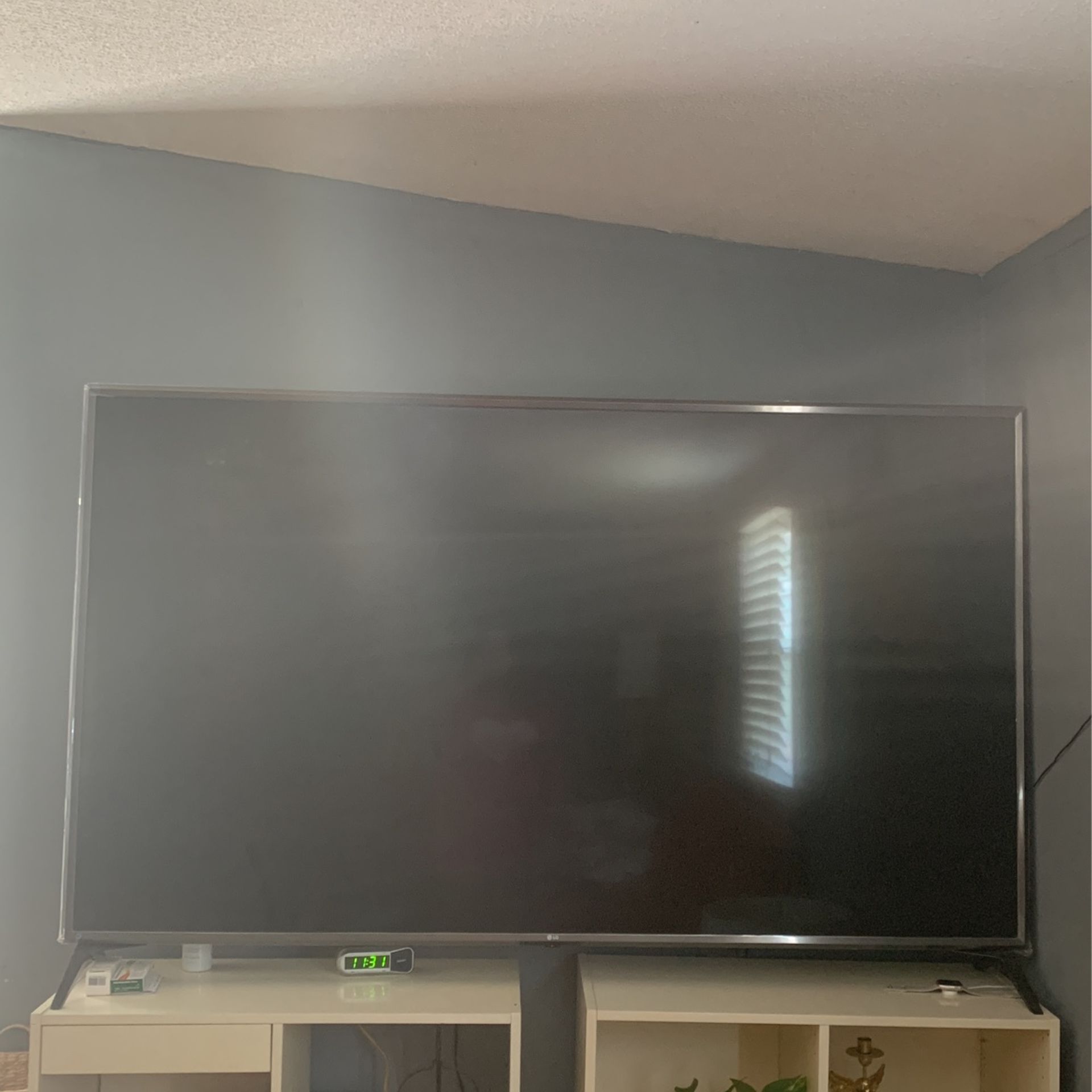 75” LG Smart TV