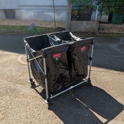 Rubbermaid Laundry Hamper 