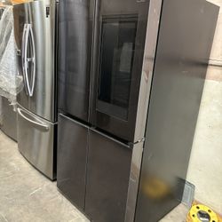 New Out Box Samsung Family Hub Touchscreen 4-Door Refrigerator Half Price 